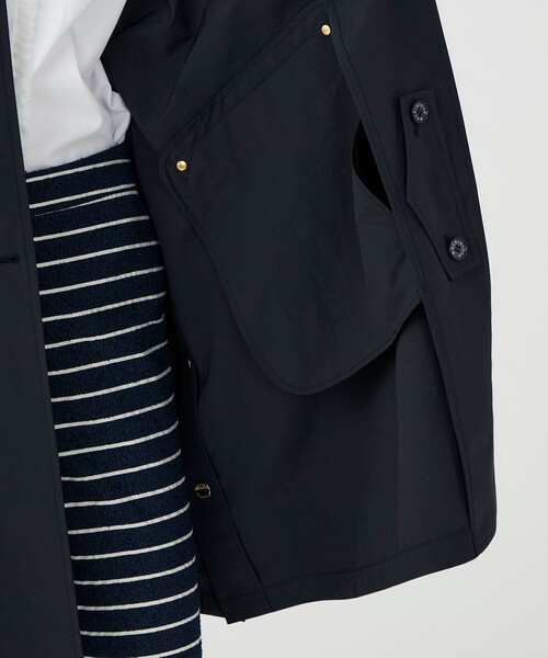 Mackintosh(マッキントッシュ)の「【別注】MACKINTOSH HUMBIE LONG コート(ステンカラーコート・レディース・ブラック/ライトベージュ・6)」の9枚目の写真