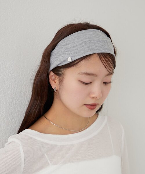 mystic(ミスティック)の「チャーム付きヘアバンド(ヘアバンド・レディース・グレー/ブラック・ONE SIZE)」の5枚目の写真
