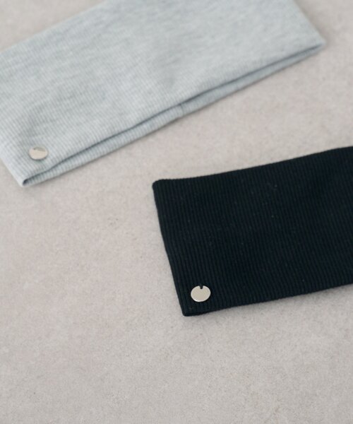 mystic(ミスティック)の「チャーム付きヘアバンド(ヘアバンド・レディース・グレー/ブラック・ONE SIZE)」の3枚目の写真