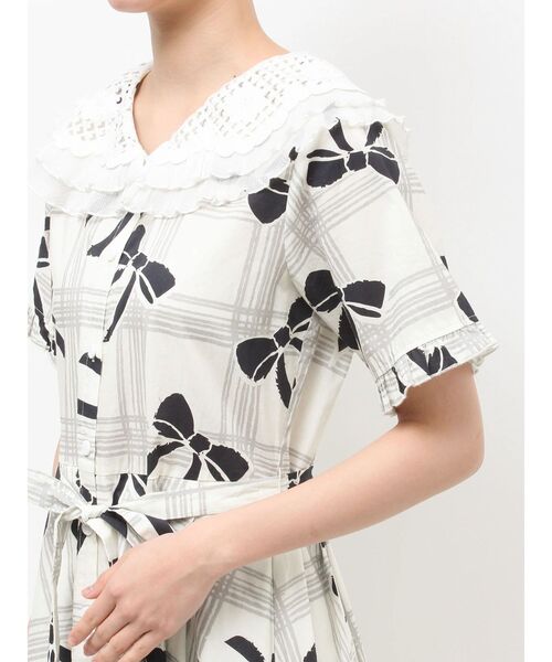 merry jenny(メリージェニー)の「ribbonレースカラーシャツワンピース(ワンピース・レディース・ネイビー/アイボリー・FREE)」の10枚目の写真