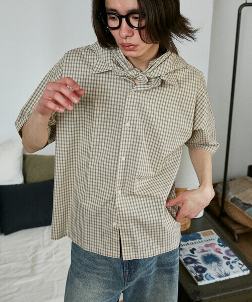 PUBLUX（パブリュクス）の「PUBLUX/パブリュクス LOVE POP STUDIO　スカーフ付きハーフスリーブシャツ　限定展開（シャツ/ブラウス・メンズ・サックスブルー/ベージュ/ブルー・LARGE/MEDIUM/SMALL）」の10枚目の写真