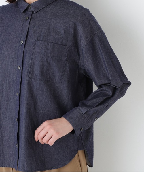 human woman（ヒューマンウーマン）の「◆ライトオンデニムシャツ（シャツ/ブラウス・レディース・ネイビー・MEDIUM）」の11枚目の写真