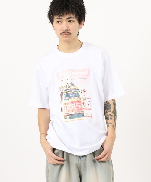 FUNALIVE(ファンアライブ)の「アニマルプリント綿100半袖Tシャツ(Tシャツ/カットソー・メンズ・ブラック系8/ブラック系7/ホワイト系5/ブラック系4/ホワイト系3/ブラック系2/ブラック系6/ブラック系5/ホワイト系2/ホワイト系1/ブラック/ホワイト系その他4/ブラック系その他3/ホワイト系その他2/ブラック系その他/ブラック系その他4/ホワイト系その他3/ホワイト系その他/ホワイト系6/ホワイト系4/ブラック系3/ブラック系1/ホワイト/ホワイト系9/ホワイト系8/ホワイト系7/ブラック系その他2/ブラック系9・LL/M/L)」の1枚目の写真