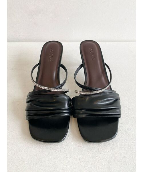 RESEXXY（リゼクシー）の「ラインビジューストラップサンダル（サンダル・レディース・ホワイト/ブラック・LARGE/MEDIUM/SMALL）」の4枚目の写真