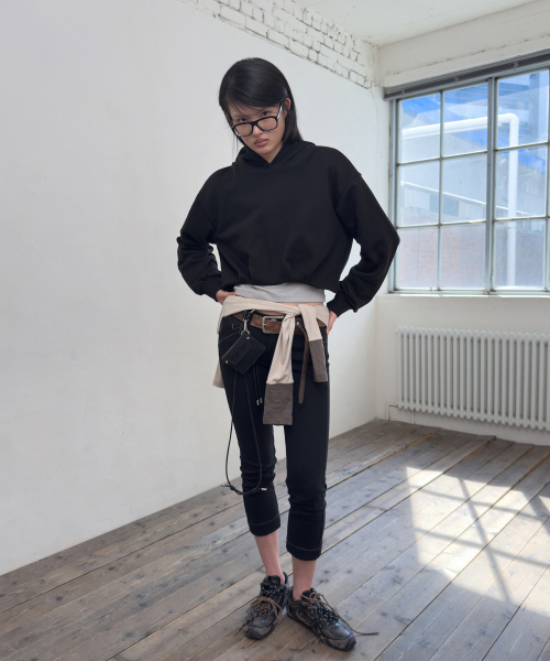 PORTERNA(ポルテナ)の「TUCK BALLOON SWEAT HOODIE-BLACK(パーカー・レディース・その他・SMALL)」の2枚目の写真
