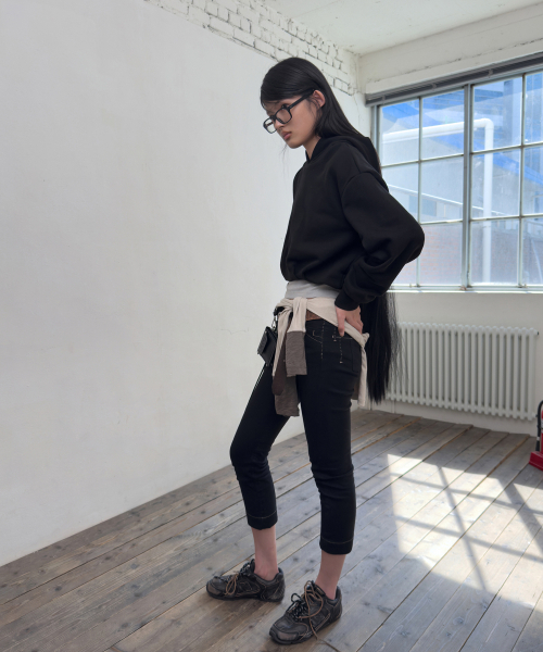 PORTERNA(ポルテナ)の「TUCK BALLOON SWEAT HOODIE-BLACK(パーカー・レディース・その他・SMALL)」の3枚目の写真