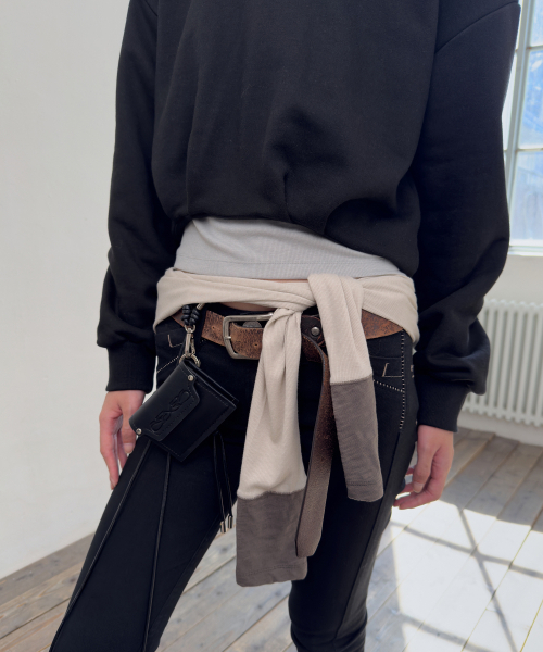 PORTERNA(ポルテナ)の「TUCK BALLOON SWEAT HOODIE-BLACK(パーカー・レディース・その他・SMALL)」の4枚目の写真