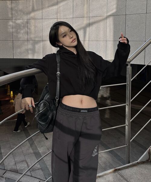 PORTERNA(ポルテナ)の「TUCK BALLOON SWEAT HOODIE-BLACK(パーカー・レディース・その他・SMALL)」の14枚目の写真