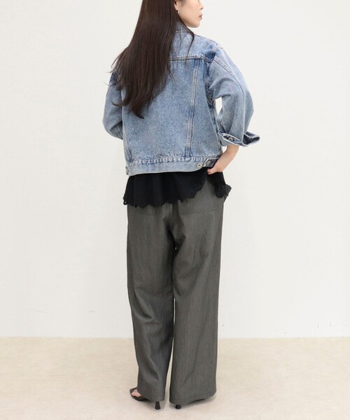 fredy emue（フレディエミュ）の「【低身長サイズ34有り】ライトシャンブレーデニムイージーパンツ（その他パンツ・レディース・ネイビー・34）」の5枚目の写真