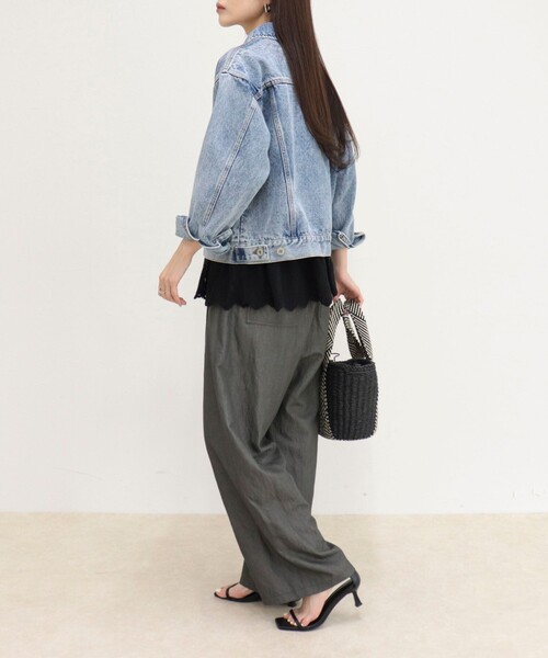 fredy emue（フレディエミュ）の「【低身長サイズ34有り】ライトシャンブレーデニムイージーパンツ（その他パンツ・レディース・ネイビー・34）」の6枚目の写真