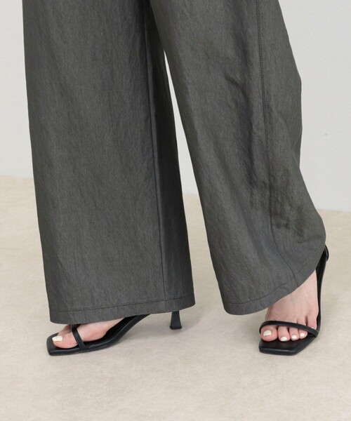 fredy emue（フレディエミュ）の「【低身長サイズ34有り】ライトシャンブレーデニムイージーパンツ（その他パンツ・レディース・ネイビー・34）」の19枚目の写真