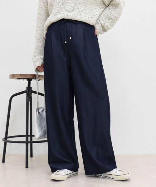 fredy emue（フレディエミュ）の「【低身長サイズ34有り】ライトシャンブレーデニムイージーパンツ（その他パンツ・レディース・ネイビー/チャコールグレー・34/38/36）」の8枚目の写真