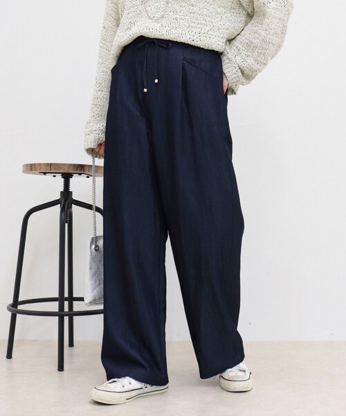 fredy emue（フレディエミュ）の「【低身長サイズ34有り】ライトシャンブレーデニムイージーパンツ（その他パンツ・レディース・ネイビー/チャコールグレー・34/38/36）」の9枚目の写真