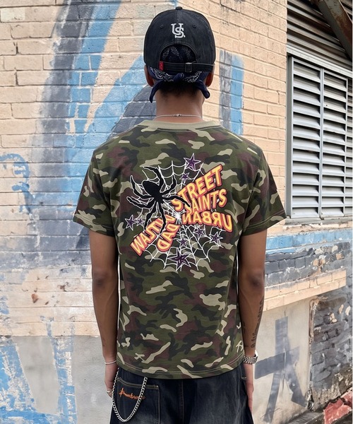 SPINNS（スピンズ）の「スパイダーバックプリント半袖Tシャツ/サガラ刺繍ロゴ/ワンポイント（Tシャツ/カットソー・メンズ・ホワイト/ブラック/ピンク/ウッドランド・ONESIZE）」の4枚目の写真