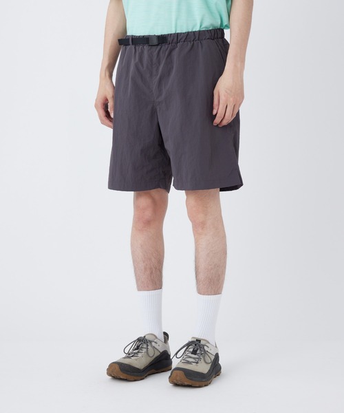 Snow Peak（スノーピーク）の「Snow Peak / Nylon Washer Shorts  ナイロンワッシャーショーツ（その他パンツ・メンズ・ブラック/グレイッシュベージュ/チャコール・M/L）」の2枚目の写真