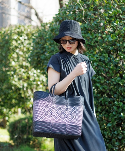 kuros'(クロス)の「【OJO DE MEX×kuros'別注】Plastico CAGO Tote Regular ROMBO ブラック×ホワイト M(かごバッグ・レディース・ブラック×ホワイト・MEDIUM)」の4枚目の写真