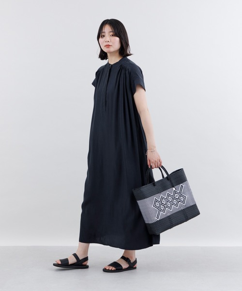 kuros'(クロス)の「【OJO DE MEX×kuros'別注】Plastico CAGO Tote Regular ROMBO ブラック×ホワイト M(かごバッグ・レディース・ブラック×ホワイト・MEDIUM)」の6枚目の写真
