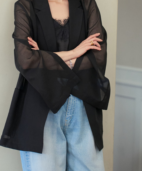 Noble(ノーブル)の「《追加・新色》スリットスリーブシアージャケット(テーラードジャケット・レディース・ベージュ/ブラック/サックスブルー・36/38)」の4枚目の写真