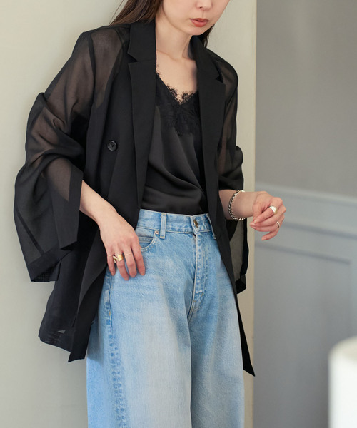 Noble(ノーブル)の「《追加・新色》スリットスリーブシアージャケット(テーラードジャケット・レディース・ベージュ/ブラック/サックスブルー・36/38)」の5枚目の写真