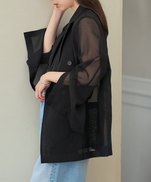 Noble(ノーブル)の「《追加・新色》スリットスリーブシアージャケット(テーラードジャケット・レディース・ベージュ/ブラック/サックスブルー・36/38)」の6枚目の写真