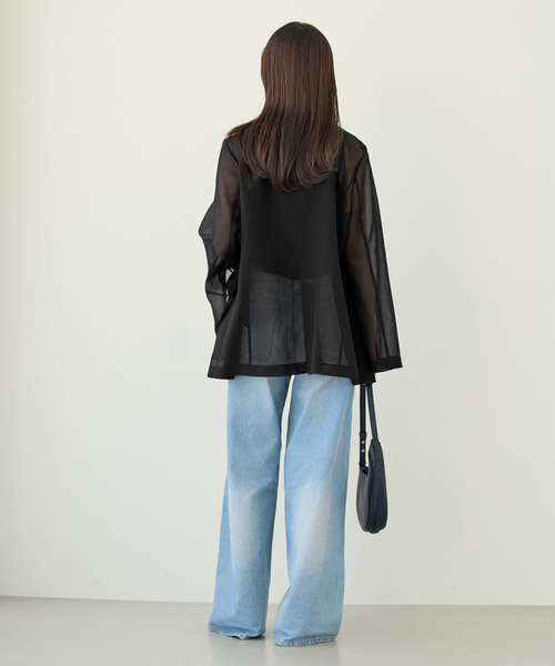 Noble(ノーブル)の「《追加・新色》スリットスリーブシアージャケット(テーラードジャケット・レディース・ベージュ/ブラック/サックスブルー・36/38)」の8枚目の写真