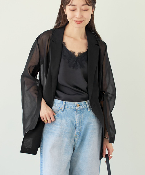 Noble(ノーブル)の「《追加・新色》スリットスリーブシアージャケット(テーラードジャケット・レディース・ベージュ/ブラック/サックスブルー・36/38)」の9枚目の写真