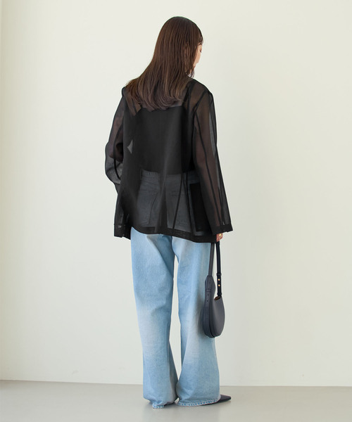 Noble(ノーブル)の「《追加・新色》スリットスリーブシアージャケット(テーラードジャケット・レディース・ベージュ/ブラック/サックスブルー・36/38)」の14枚目の写真