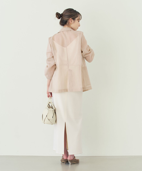 Noble(ノーブル)の「《追加・新色》スリットスリーブシアージャケット(テーラードジャケット・レディース・ベージュ/ブラック/サックスブルー・36/38)」の19枚目の写真