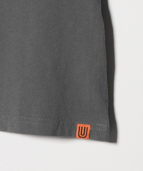 UNIVERSAL OVERALL(ユニバーサルオーバーオール)の「【別注】<UNIVERSAL OVERALL>ロゴ Tシャツ / キッズ 100cm-130cm(Tシャツ/カットソー・キッズ・グレー系/ブラック・S(120-130cm)/XS(100-110cm))」の6枚目の写真