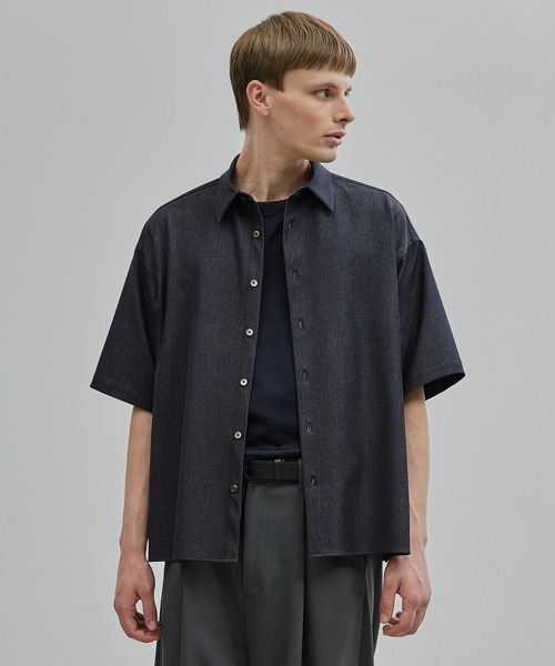 UNITED TOKYO(ユナイテッドトウキョウ)の「【温度調整素材】アウトラストデニム ショートスリーブシャツ |夏服/体温調整機能/イージーケア/伸縮性/防シワ(シャツ/ブラウス・メンズ・ブラック/ダークインディゴブルー・1/2)」の13枚目の写真