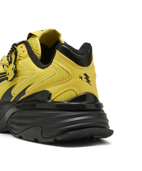 PUMA（プーマ）の「PUMA プーマ ユニセックス PUMA x ポケモン ピカチュウ フェード ニトロ スニ（スニーカー・メンズ・イエロー系その他・22.0cm/22.5cm/23.5cm/23.0cm/24.0cm/27.5cm/27.0cm/28.0cm/29.0cm/28.5cm/25.0cm/24.5cm/25.5cm/26.5cm/26.0cm）」の5枚目の写真