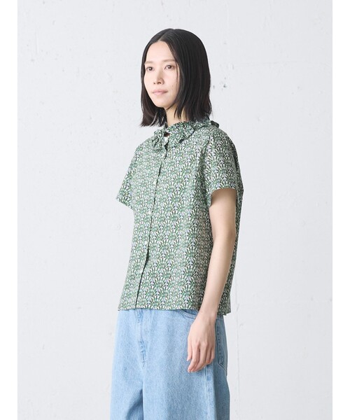 MidiUmi(ミディウミ)の「MidiUmi リバティプリントフリルシャツ(シャツ/ブラウス・レディース・グリーン/ブラック・FREE)」の6枚目の写真