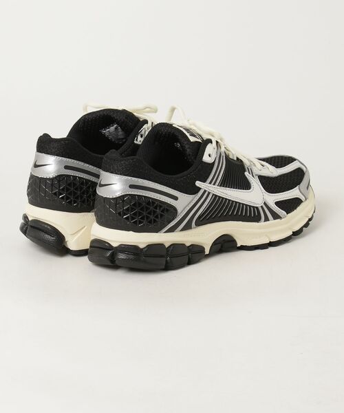NIKE（ナイキ）の「NIKE/ナイキ ｽﾞｰﾑ ﾎﾞﾒﾛ 5（スニーカー・メンズ・ブラック・26cm/26.5cm/27cm/27.5cm/28cm/29cm/28.5cm）」の2枚目の写真