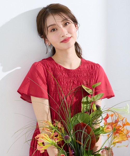 Rose Tiara（ローズティアラ）の「シャーリングマキシ丈ワンピース（ワンピース・レディース・ブラウン/レッド/ネイビー・38/42/46）」の22枚目の写真
