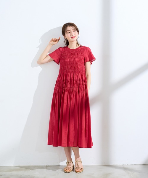 Rose Tiara（ローズティアラ）の「シャーリングマキシ丈ワンピース（ワンピース・レディース・ブラウン/レッド/ネイビー・38/42/46）」の4枚目の写真