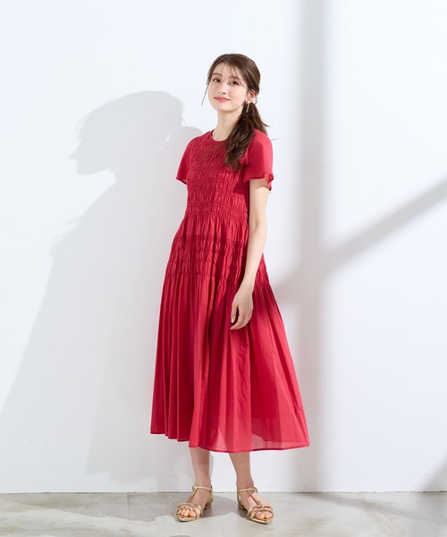 Rose Tiara（ローズティアラ）の「シャーリングマキシ丈ワンピース（ワンピース・レディース・ブラウン/レッド/ネイビー・38/42/46）」の6枚目の写真
