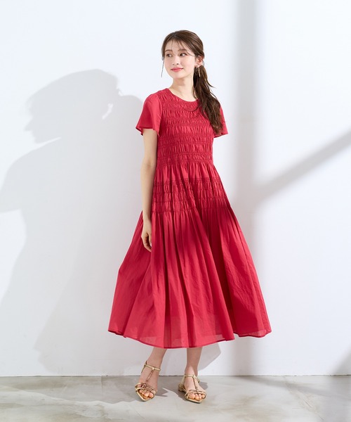 Rose Tiara（ローズティアラ）の「シャーリングマキシ丈ワンピース（ワンピース・レディース・ブラウン/レッド/ネイビー・38/42/46）」の8枚目の写真