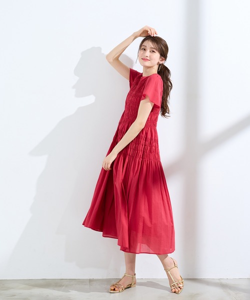 Rose Tiara（ローズティアラ）の「シャーリングマキシ丈ワンピース（ワンピース・レディース・ブラウン/レッド/ネイビー・38/42/46）」の13枚目の写真