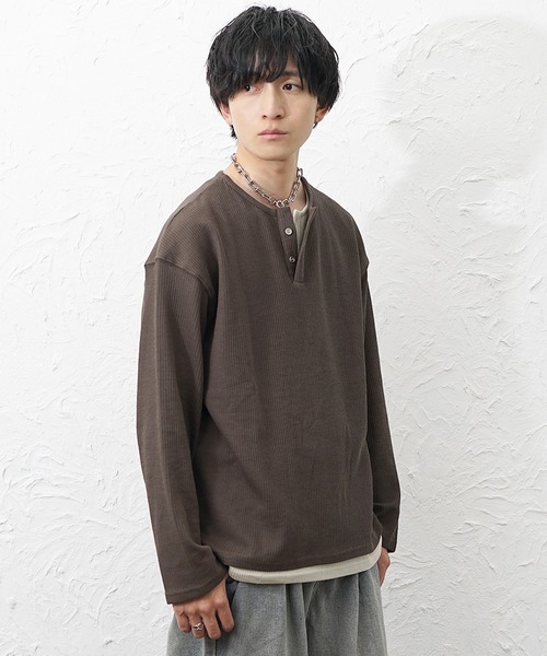 MinoriTY(マイノリティ)の「【MinoriTY】ダブルヘンリーロングTシャツ メンズ 春服 夏服 ユニセックス(Tシャツ/カットソー・メンズ・ブラック/ブラウン/グレー・L/M)」の5枚目の写真