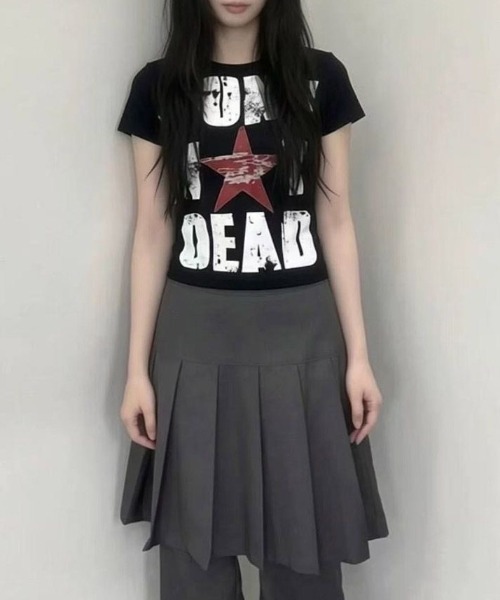 lilful(リルフル)の「【26年春夏新作】グラフィックロゴクロップド半袖Tシャツ(Tシャツ/カットソー・レディース・ブラック・M/S)」の5枚目の写真