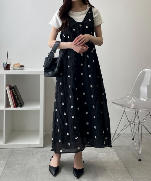 WEGO(ウィゴー)の「WEGO/楊柳刺繍キャミワンピ(ワンピース・レディース・ブラック/ホワイト・FREE)」の6枚目の写真