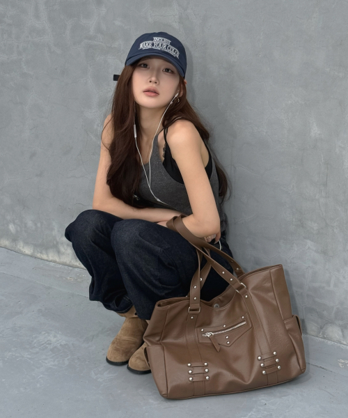 RAIMENT(レイメント)の「Stud Band Big Bag_Mud Brown(ショルダーバッグ・レディース・その他・FREE)」の2枚目の写真