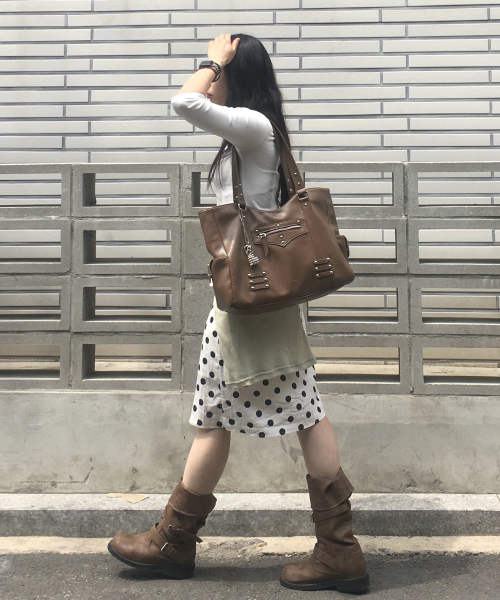 RAIMENT(レイメント)の「Stud Band Big Bag_Mud Brown(ショルダーバッグ・レディース・その他・FREE)」の7枚目の写真
