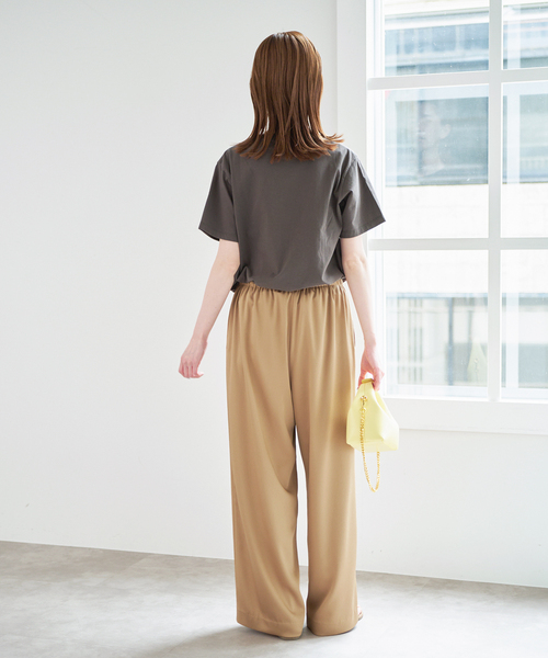U by SPICK&SPAN(ユーバイスピックアンドスパン)の「ルーズストレートイージーパンツ(スラックス・レディース・キャメル/ブラック・FREE)」の5枚目の写真