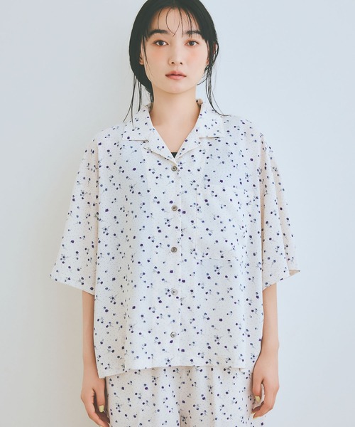 COLORME(カラーミー)の「【AKB48 伊藤百花 着用】小花柄開襟シャツ(シャツ/ブラウス・レディース・ブラック/ホワイト・FREE)」の3枚目の写真