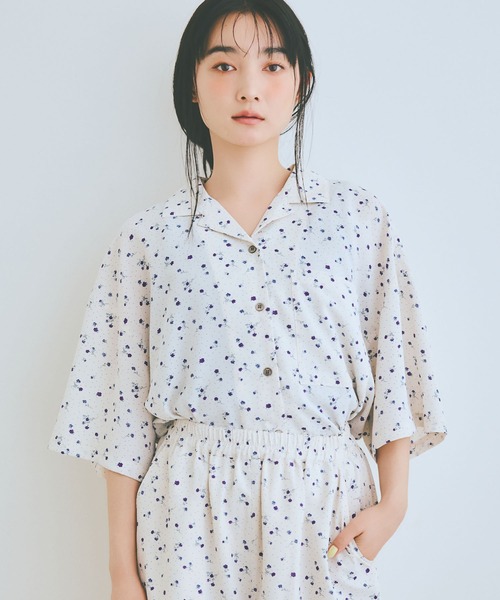 COLORME(カラーミー)の「【AKB48 伊藤百花 着用】小花柄開襟シャツ(シャツ/ブラウス・レディース・ブラック/ホワイト・FREE)」の5枚目の写真