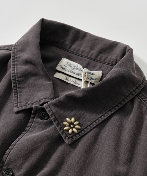 REMI RELIEF(レミレリーフ)の「【REMI RELIEF/レミレリーフ】WIDE MILITARY S/S SHIRT(小花スタッズ)(シャツ/ブラウス・メンズ・ダークグレー/カーキ・M/L/XL)」の3枚目の写真