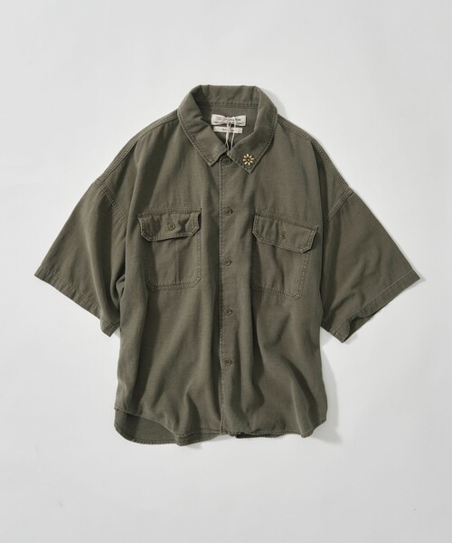REMI RELIEF(レミレリーフ)の「【REMI RELIEF/レミレリーフ】WIDE MILITARY S/S SHIRT(小花スタッズ)(シャツ/ブラウス・メンズ・ダークグレー/カーキ・M/L/XL)」の16枚目の写真