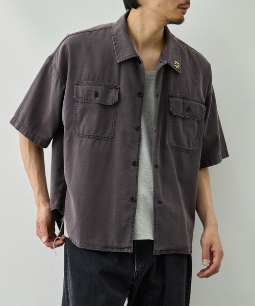REMI RELIEF(レミレリーフ)の「【REMI RELIEF/レミレリーフ】WIDE MILITARY S/S SHIRT(小花スタッズ)(シャツ/ブラウス・メンズ・ダークグレー/カーキ・M/L/XL)」の7枚目の写真