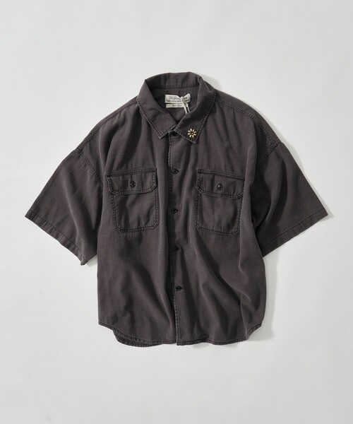 REMI RELIEF(レミレリーフ)の「【REMI RELIEF/レミレリーフ】WIDE MILITARY S/S SHIRT(小花スタッズ)(シャツ/ブラウス・メンズ・ダークグレー/カーキ・M/L/XL)」の11枚目の写真